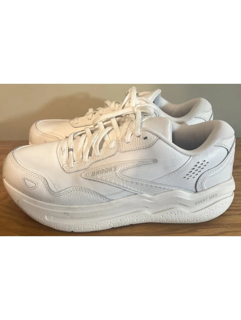 Women's Brooks Ghost Max L, White/White, 10 Wide(2E) US Used Clean!